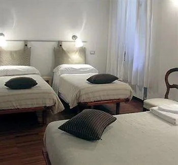 Отель типа "постель и завтрак" Arco Del Lauro 4*